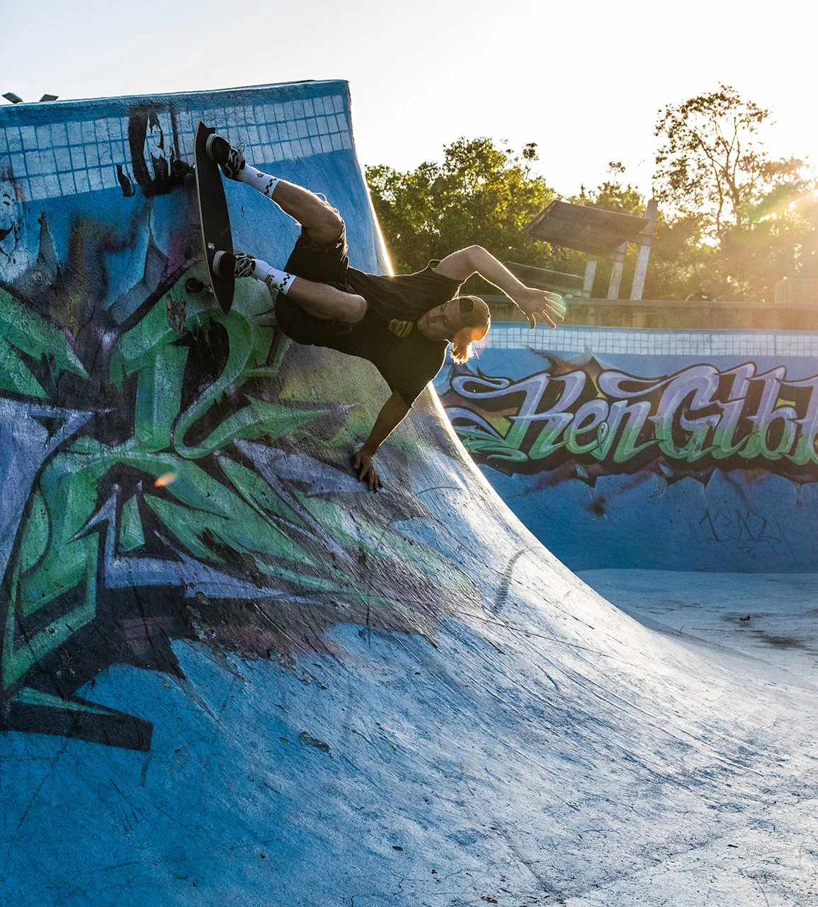 32" SURF SKATE - BLACK 4 32" SURF SKATE - BLACK - Image 2