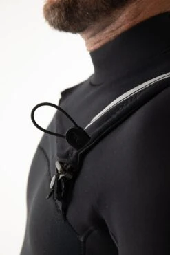 Insulator Series 3/2 Chest Zip Steamer -Ride The Board chestzip db569bf9 884a 4806 b27d 85698b5779e1